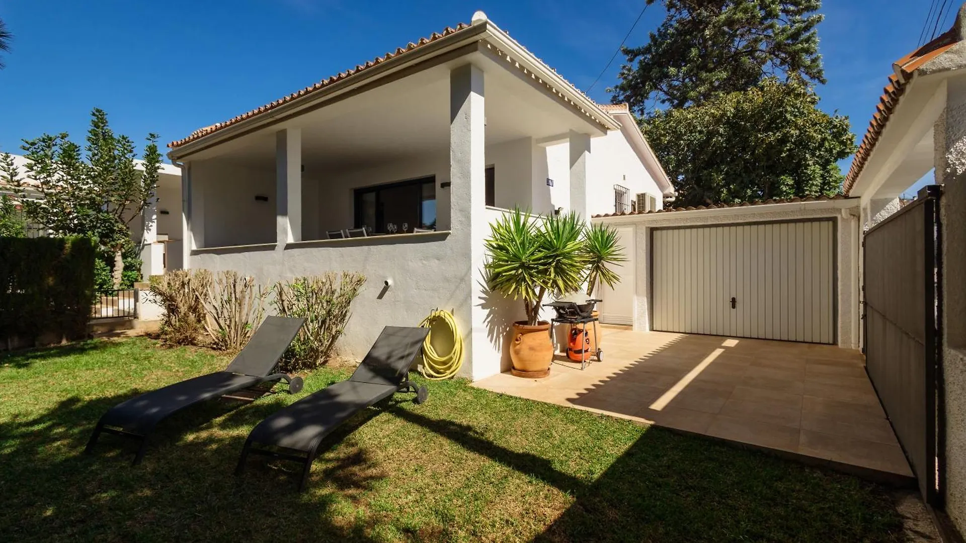 Cozy Holiday Home By The Beach In Costabella, 마르베야 스페인