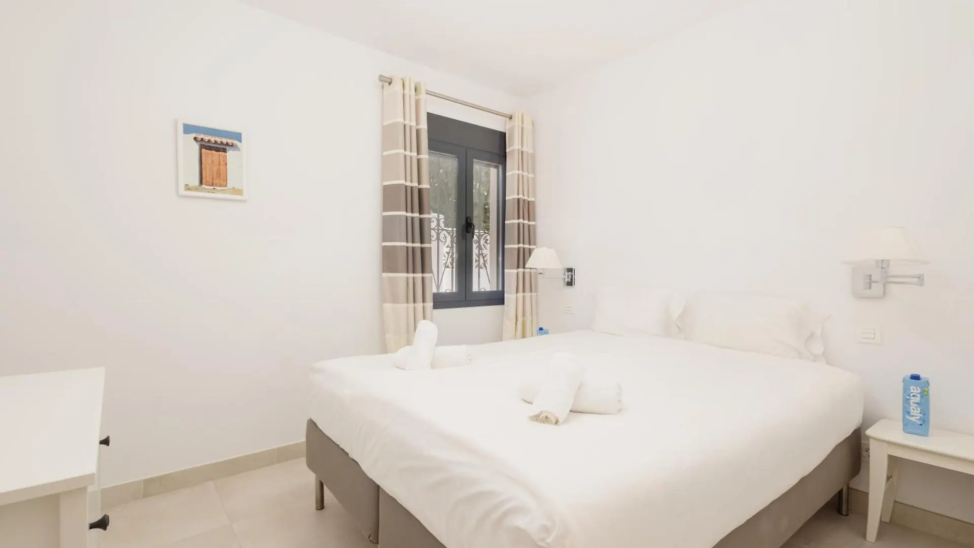Cozy Holiday Home By The Beach In Costabella, 마르베야