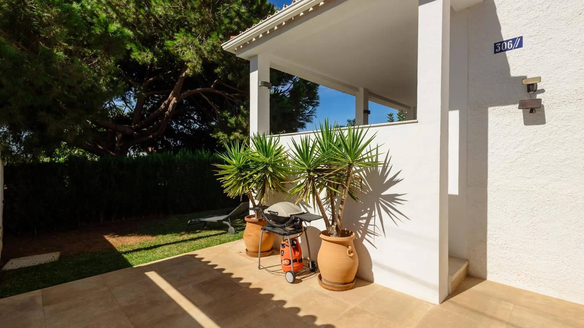 Cozy Holiday Home By The Beach In Costabella, Marbella